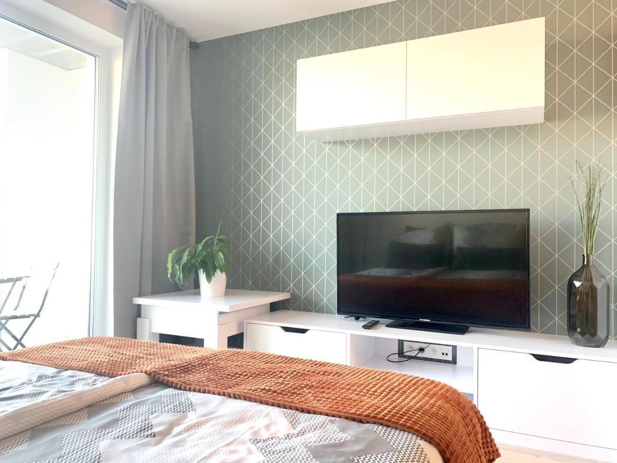 Luxury, Bright Studio With Parking And Balcony In Bratislava Center Экстерьер фото